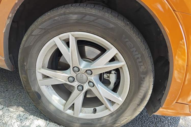 Used Audi Q3 2017 30 TFSI Fashion Model Right Front Wheel Hub