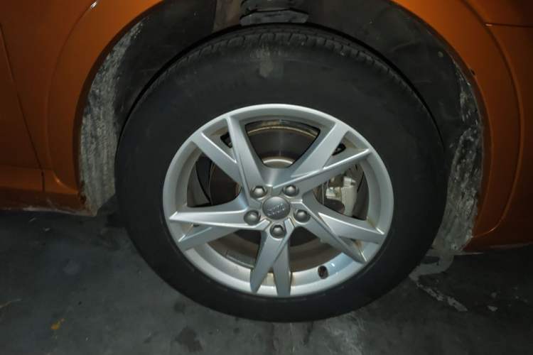 Used Audi Q3 2017 30 TFSI Fashion Model Right Front Wheel Hub