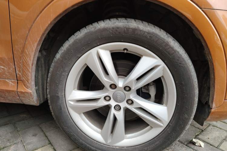 Used Audi Q3 2017 30 TFSI Fashion Model Right Front Wheel Hub