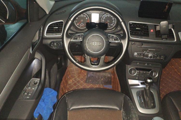 Used Audi Q3 2017 35 TFSI Fashion Model Steering Wheel