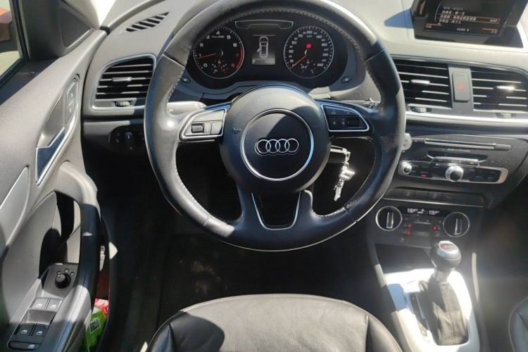 Used Audi Q3 2017 35 TFSI Fashion Model Steering Wheel