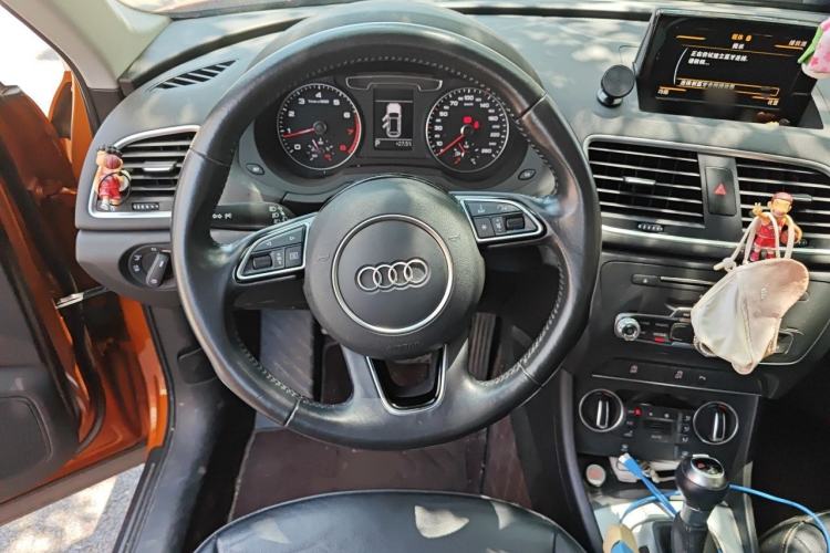 Used Audi Q3 2017 30 TFSI Fashion Model Steering Wheel