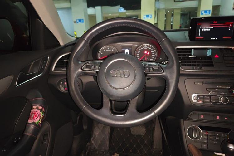 Used Audi Q3 2017 35 TFSI Sport Edition Steering Wheel