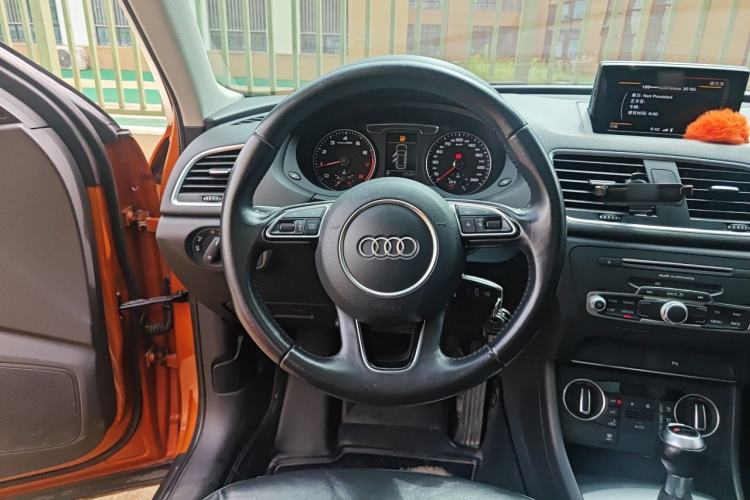 Used Audi Q3 2017 30 TFSI Fashion Model Steering Wheel
