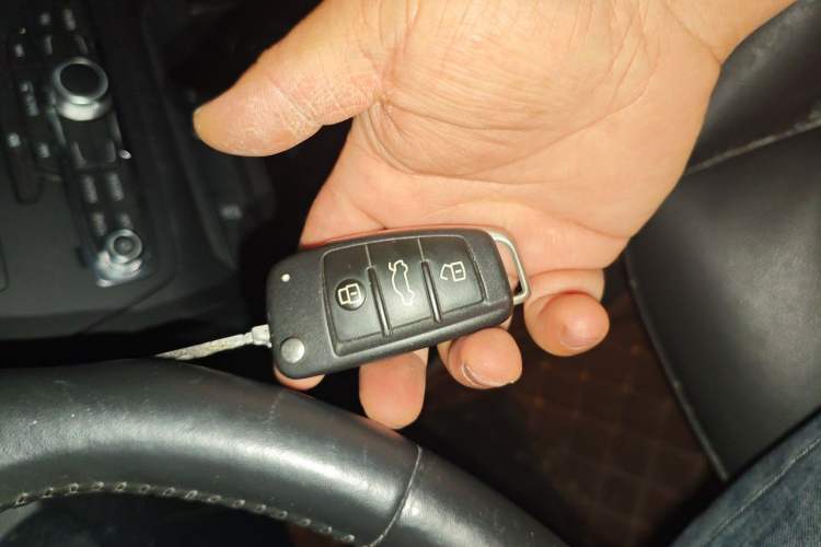 Used Audi Q3 2017 35 TFSI Fashion Model Vehicle Key