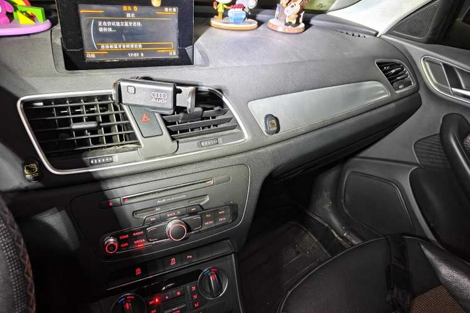 Used Audi Q3 2017 35 TFSI Fashion Model Audio And AC Panel