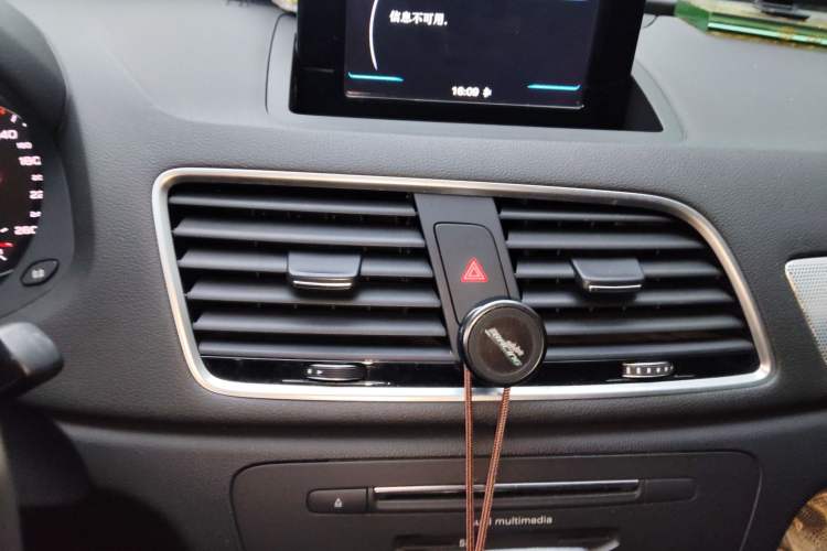 Used Audi Q3 2017 30 TFSI Fashion Model Audio And AC Panel