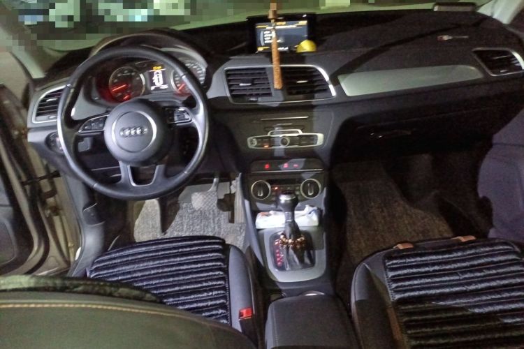 Used Audi Q3 2017 30 TFSI Fashion Model Center Console