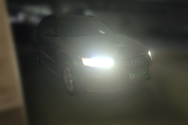 Used Audi Q3 2017 35 TFSI Fashion Model Front Right 45 Deg