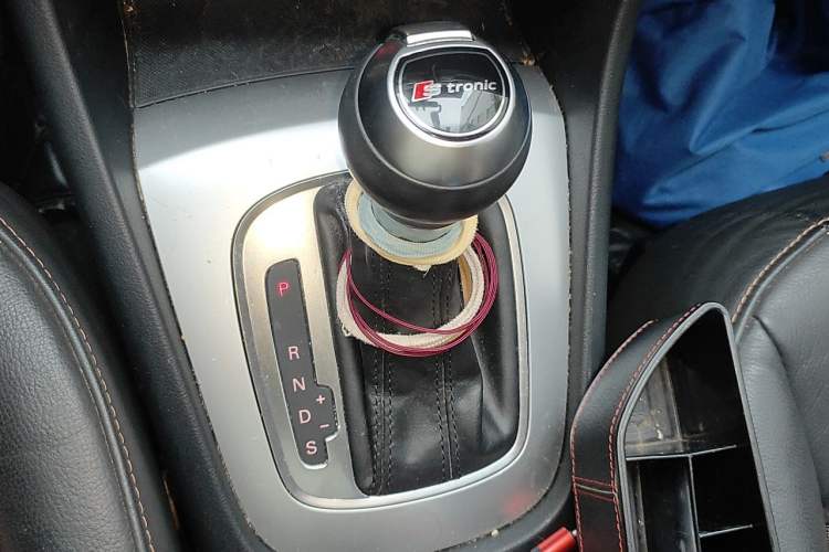 Used Audi Q3 2017 30 TFSI Fashion Model Gear Lever