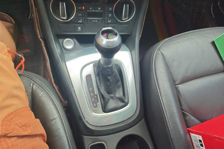 Used Audi Q3 2017 30 TFSI Fashion Model Gear Lever