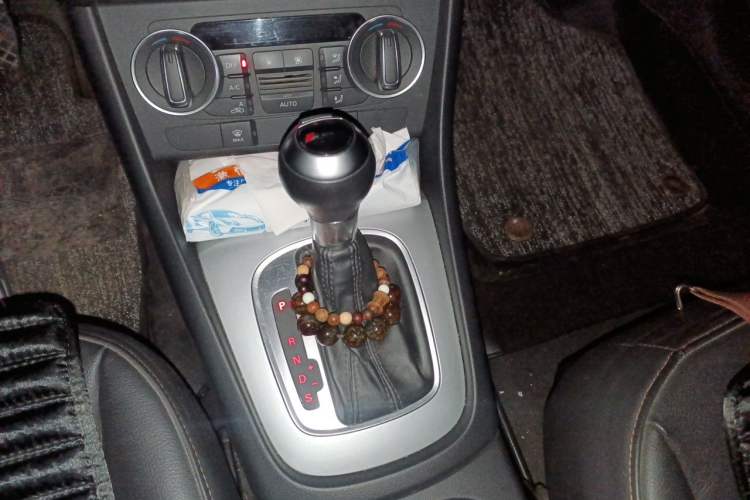 Used Audi Q3 2017 30 TFSI Fashion Model Gear Lever