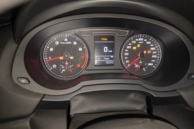 Used Audi Q3 2017 35 TFSI Fashion Model Instrument Cluster