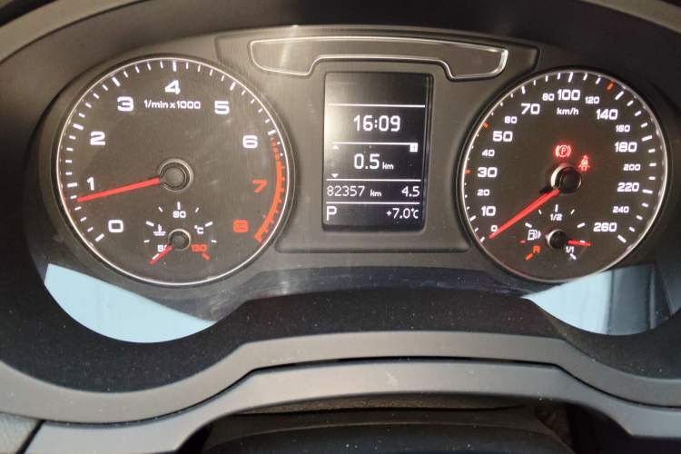 Used Audi Q3 2017 30 TFSI Fashion Model Odometer Close Up