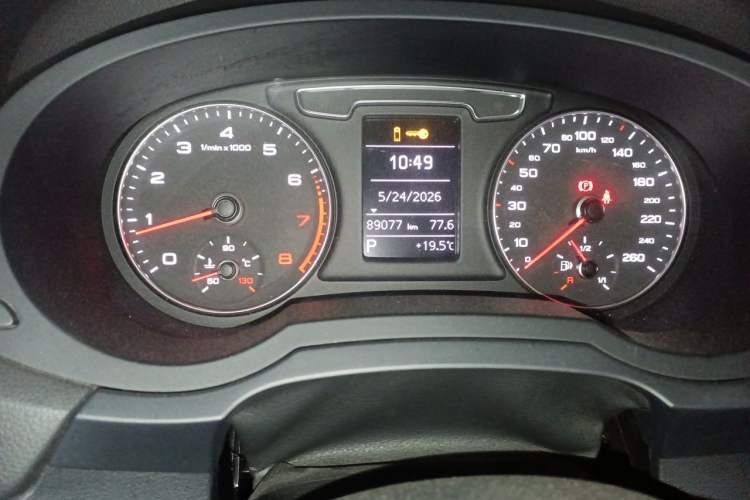 Used Audi Q3 2017 30 TFSI Fashion Model Odometer Close Up