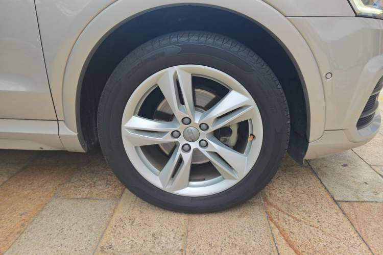 Used Audi Q3 2017 30 TFSI Fashion Model Right Front Wheel Hub