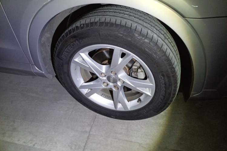 Used Audi Q3 2017 30 TFSI Fashion Model Right Front Wheel Hub