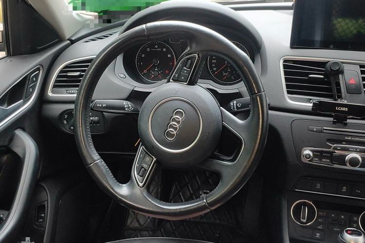 Used Audi Q3 2017 30 TFSI Fashion Model Steering Wheel