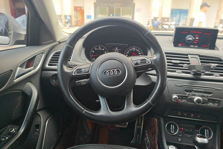 Used Audi Q3 2017 30 TFSI Fashion Model Steering Wheel
