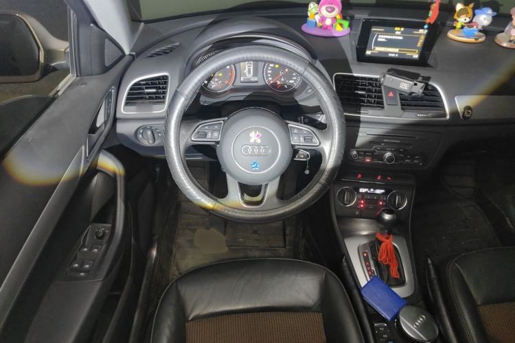 Used Audi Q3 2017 35 TFSI Fashion Model Steering Wheel
