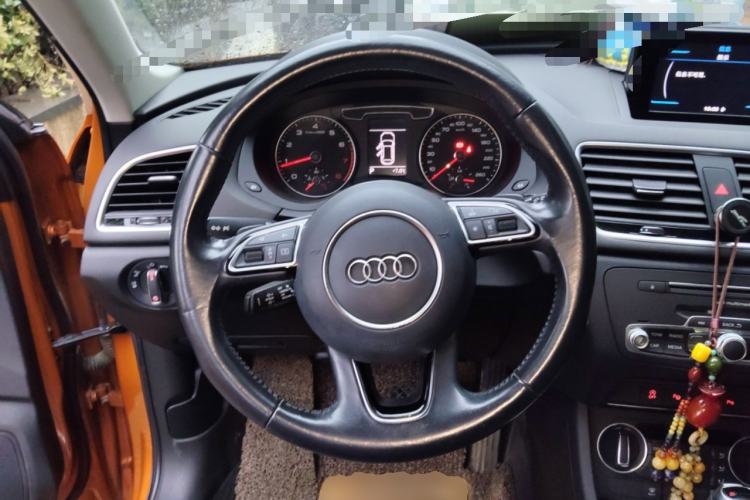 Used Audi Q3 2017 30 TFSI Fashion Model Steering Wheel