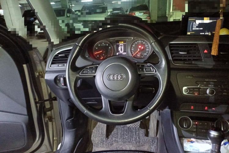 Used Audi Q3 2017 30 TFSI Fashion Model Steering Wheel