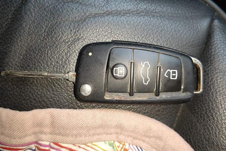 Used Audi Q3 2017 30 TFSI Fashion Model Vehicle Key