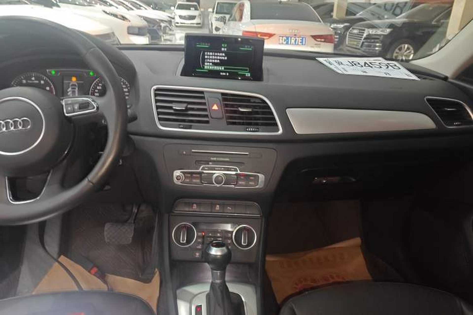 Used Audi Q3 2017 35 TFSI Fashion Model Audio And AC Panel
