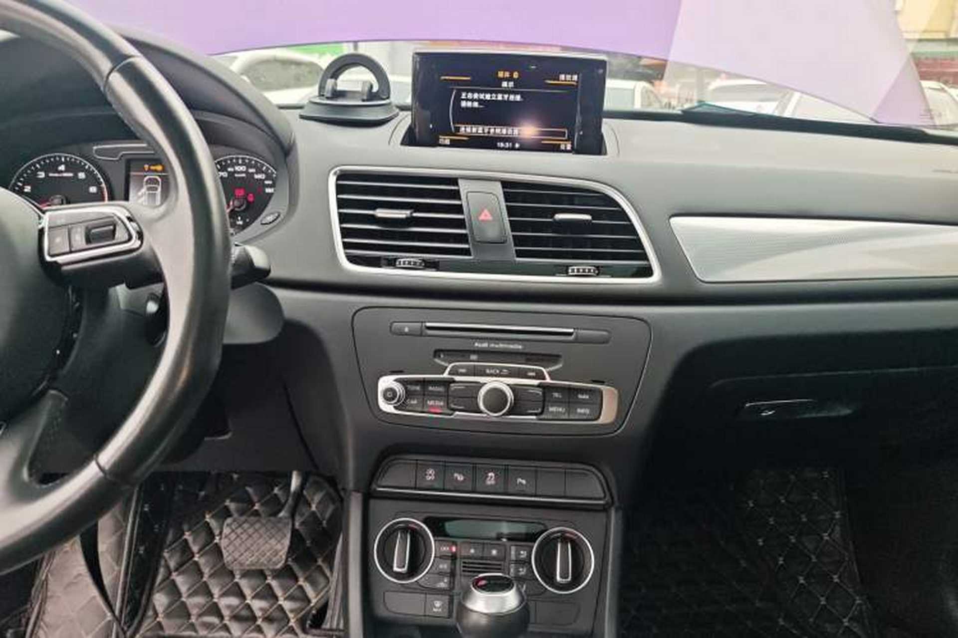 Used Audi Q3 2017 30 TFSI Fashion Model Audio And AC Panel