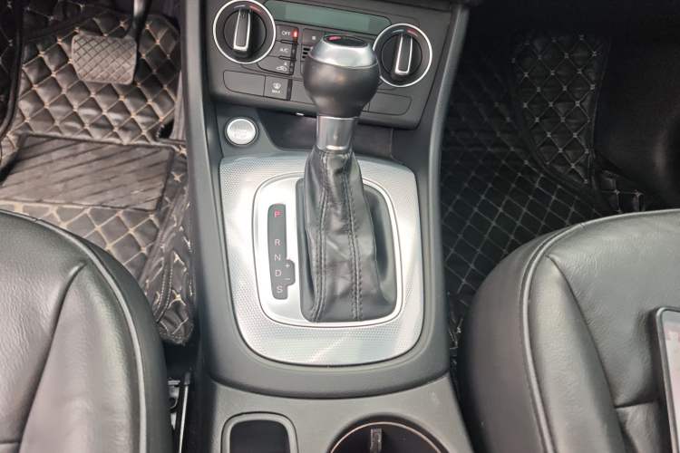 Used Audi Q3 2017 30 TFSI Fashion Model Gear Lever