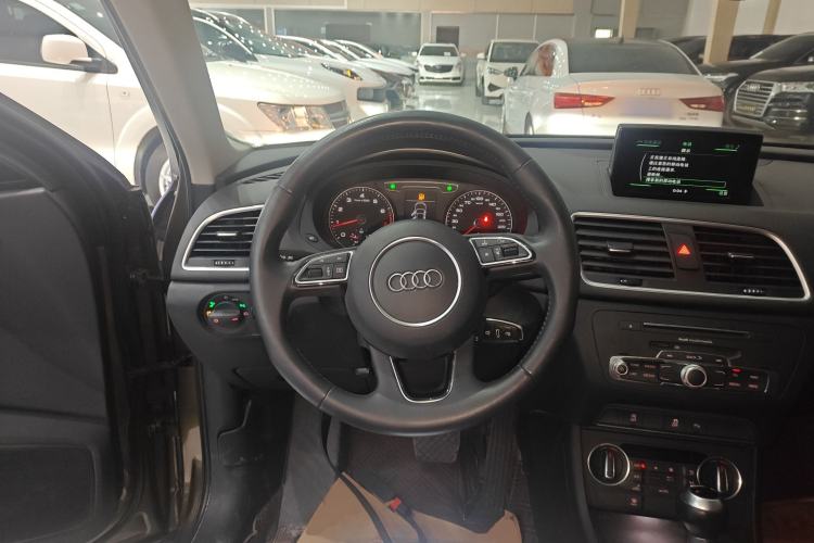 Used Audi Q3 2017 35 TFSI Fashion Model Steering Wheel
