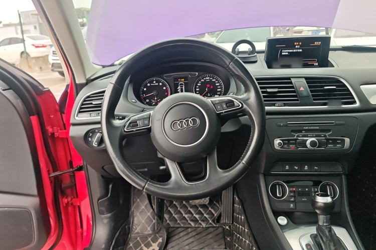 Used Audi Q3 2017 30 TFSI Fashion Model Steering Wheel