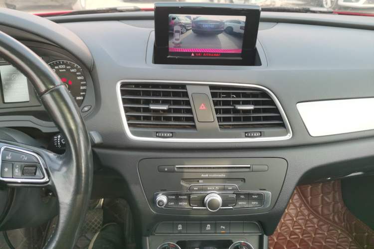 Used Audi Q3 2017 30 TFSI Fashion Model Audio And AC Panel