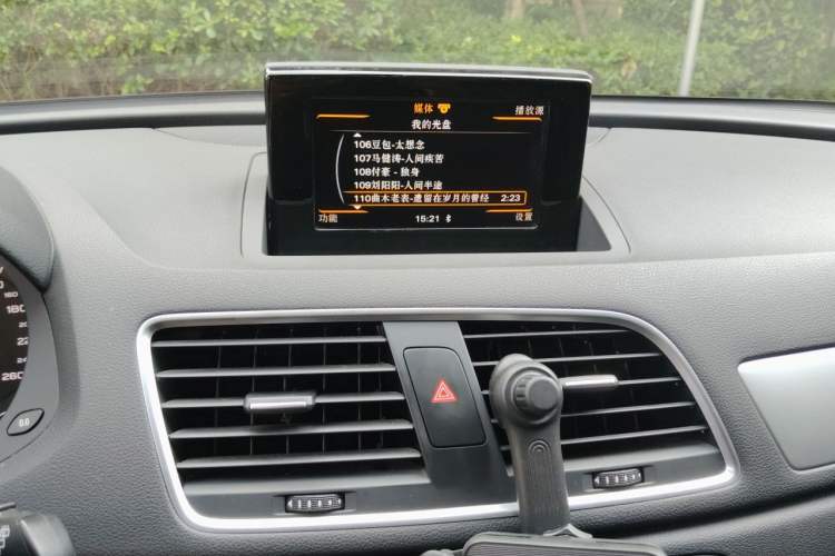 Used Audi Q3 2017 30 TFSI Fashion Model Audio And AC Panel