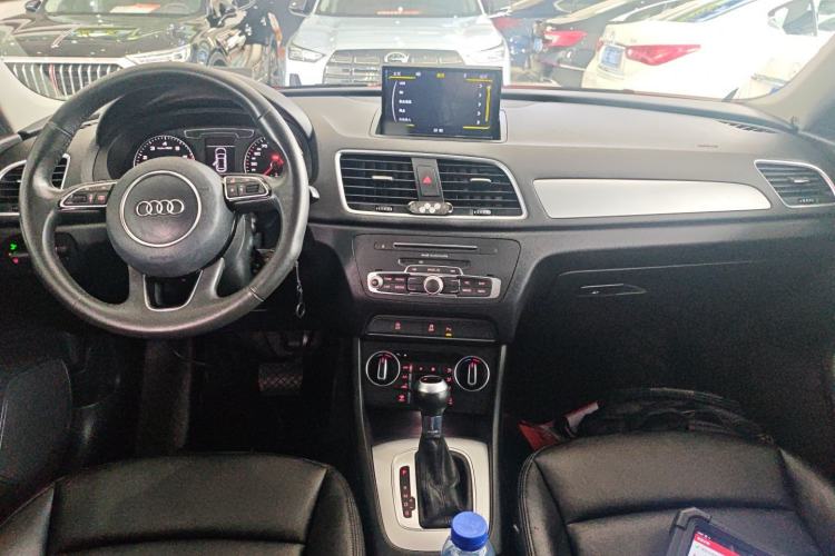 Used Audi Q3 2017 35 TFSI Fashion Model Center Console