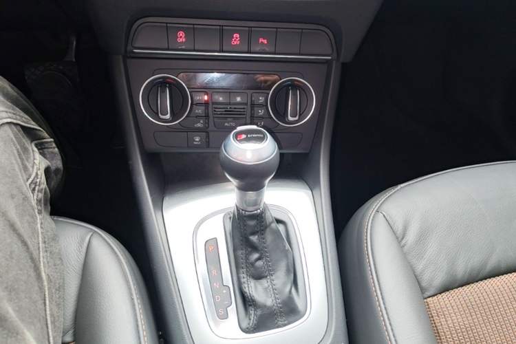 Used Audi Q3 2017 30 TFSI Fashion Model Gear Lever