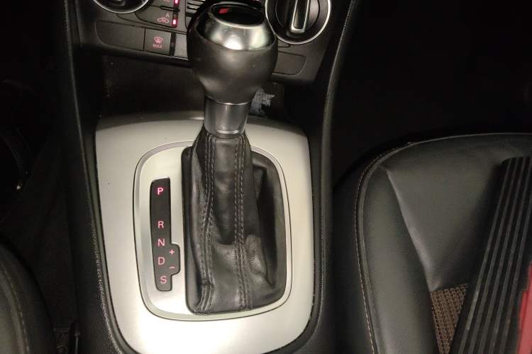 Used Audi Q3 2017 30 TFSI Sport Edition Gear Lever