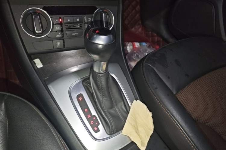 Used Audi Q3 2017 30 TFSI Fashion Model Gear Lever