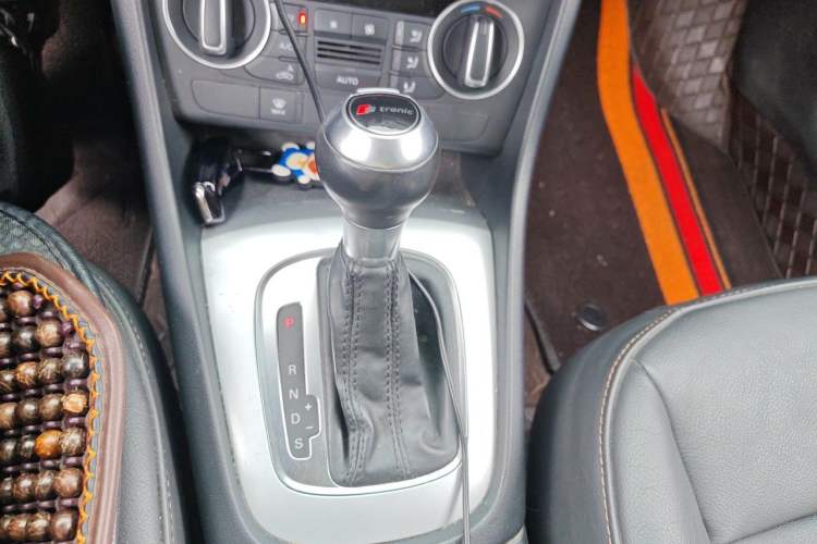 Used Audi Q3 2017 30 TFSI Fashion Model Gear Lever