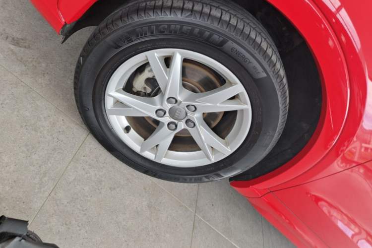 Used Audi Q3 2017 30 TFSI Fashion Model Left Front Wheel Hub