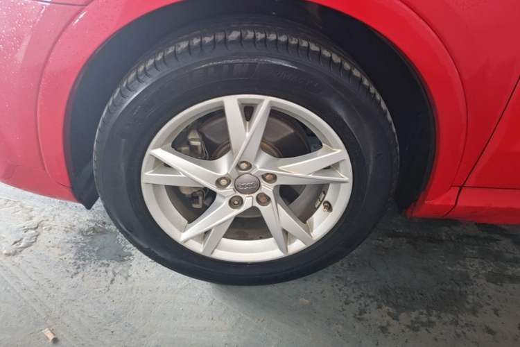 Used Audi Q3 2017 30 TFSI Fashion Model Left Front Wheel Hub