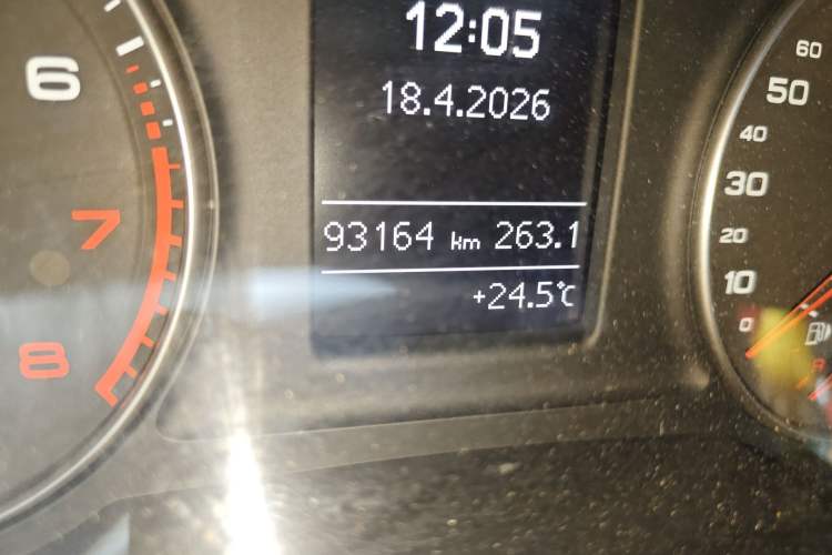 Used Audi Q3 2017 30 TFSI Fashion Model Odometer Close Up