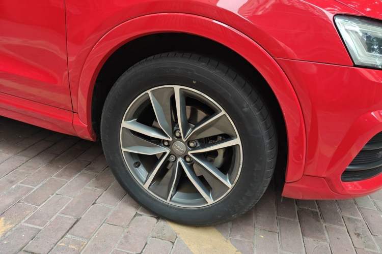 Used Audi Q3 2017 35 TFSI Sport Edition Right Front Wheel Hub