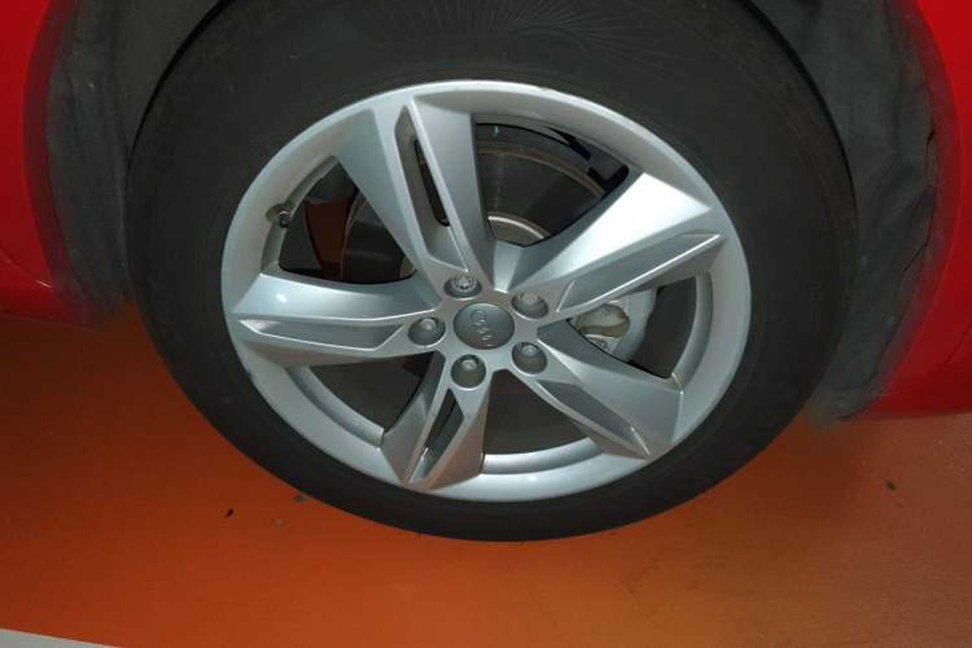 Used Audi Q3 2017 30 TFSI Fashion Model Right Front Wheel Hub