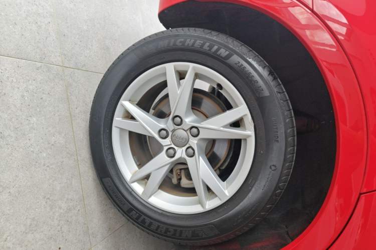 Used Audi Q3 2017 30 TFSI Fashion Model Right Rear Wheel Hub