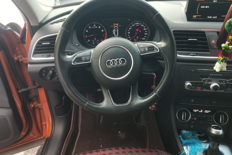 Used Audi Q3 2017 30 TFSI Fashion Model Steering Wheel