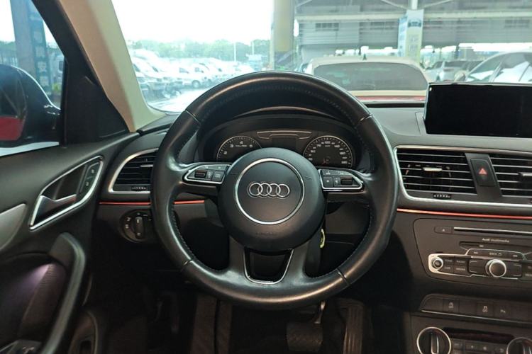 Used Audi Q3 2017 30 TFSI Fashion Model Steering Wheel