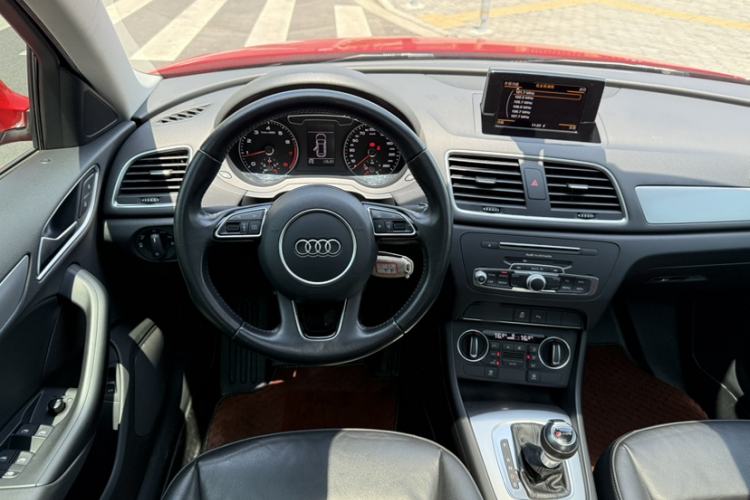 Used Audi Q3 2017 35 TFSI Fashion Model Steering Wheel