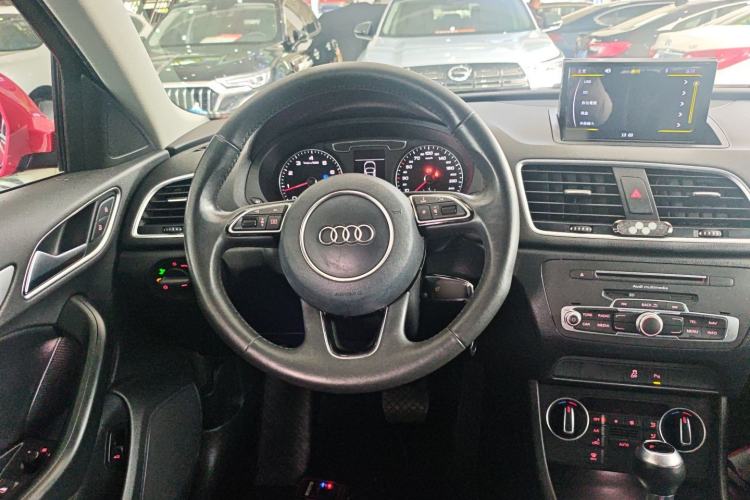 Used Audi Q3 2017 35 TFSI Fashion Model Steering Wheel
