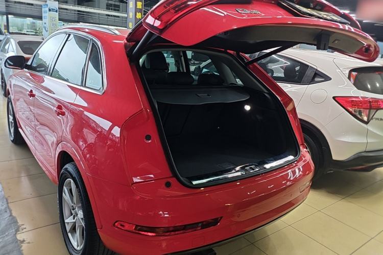 Used Audi Q3 2017 30 TFSI Fashion Model Trunk